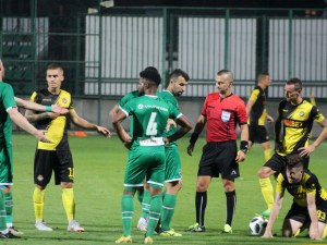 Ботев без трима контузени срещу Верея днес