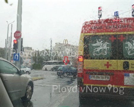 На пловдивчани булевардите им отесняха, нахълтаха в насрещното СНИМКИ