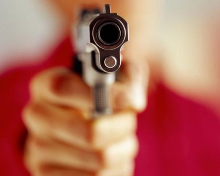 Простреляха 35-годишен мъж в Лясковец