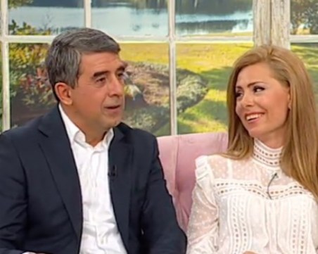 Роди се синът на Росен Плевнелиев и Деси Банова, бил копие на майката