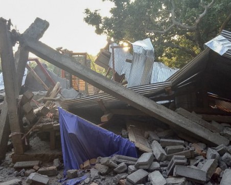 Откриха телата на 34 студенти по теология под срутена църква в Индонезия