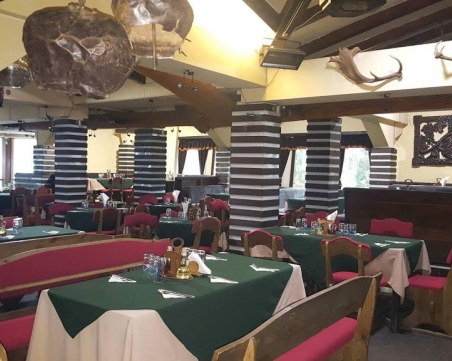 Полицейска грешка отмени акт за 2 бона на пловдивска кръчма, пускали деца посред нощ