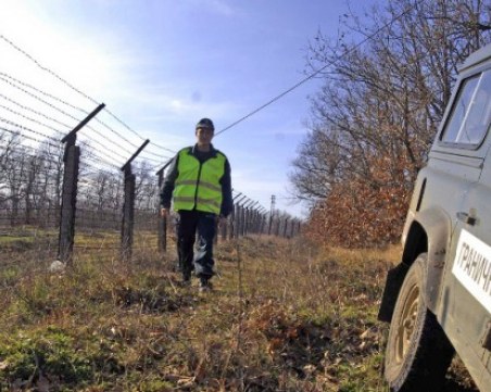 Нелегален мигрант почина в България от изтощение