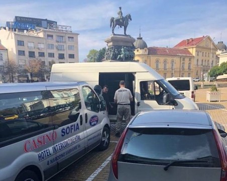 Плюшено мече изплаши полицай и вдигна накрак сапьори