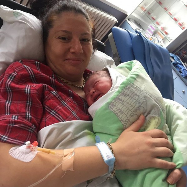 Бебе гигант се роди в Пловдив СНИМКИ