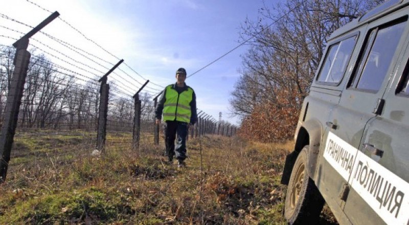Нелегален мигрант почина в България от изтощение