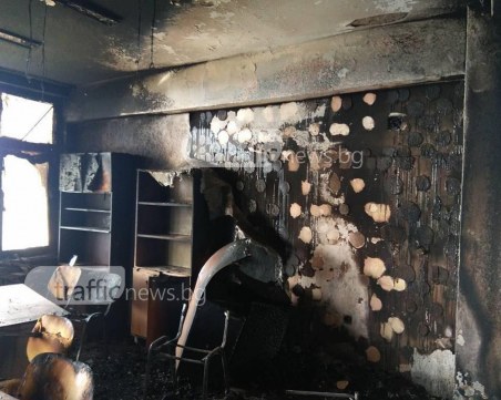 Евакуирали са пациенти през нощта заради пожара в болницата в Пловдив СНИМКИ