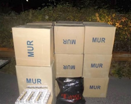 Контрабандистите на цигари за 200 бона остават в ареста