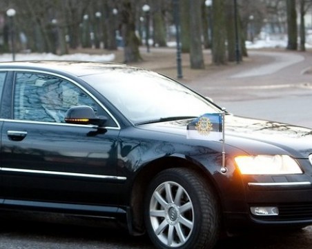 Автомобил, ескортиращ президента на Полша, блъсна момче