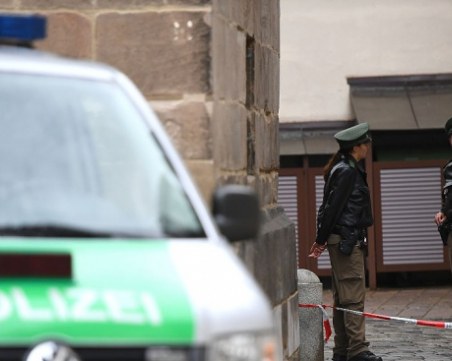 Кола се вряза в хора в центъра на Берлин, най-малко петима са ранени