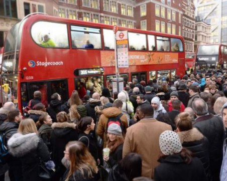 Хаос в Лондон! Градът е парализиран СНИМКИ