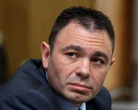 Националният координатор на партия “Атака“ Светлозар Лазаров хвърли оставка!