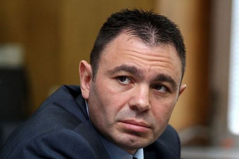 Националният координатор на партия “Атака“ Светлозар Лазаров хвърли оставка!