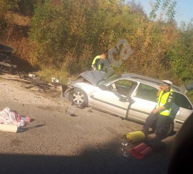 Тежка верижна катастрофа край Ново село! Няколко линейки, пожарни и полиция са на мястото!