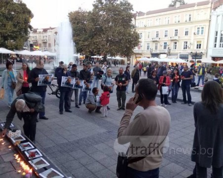 Пловдив почете паметта на убитата журналистка Виктория Маринова СНИМКИ