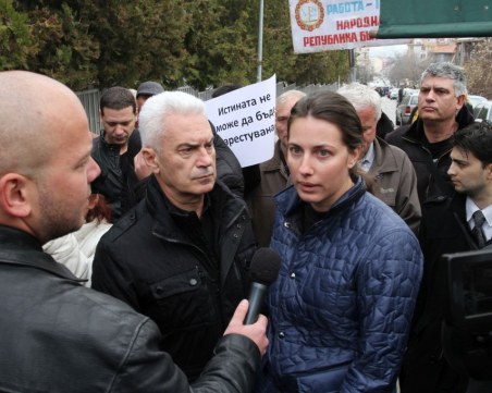 Волен Сидеров с ултиматум към ДАНС и МВР - до 2 дни да изяснят инцидента с жена му