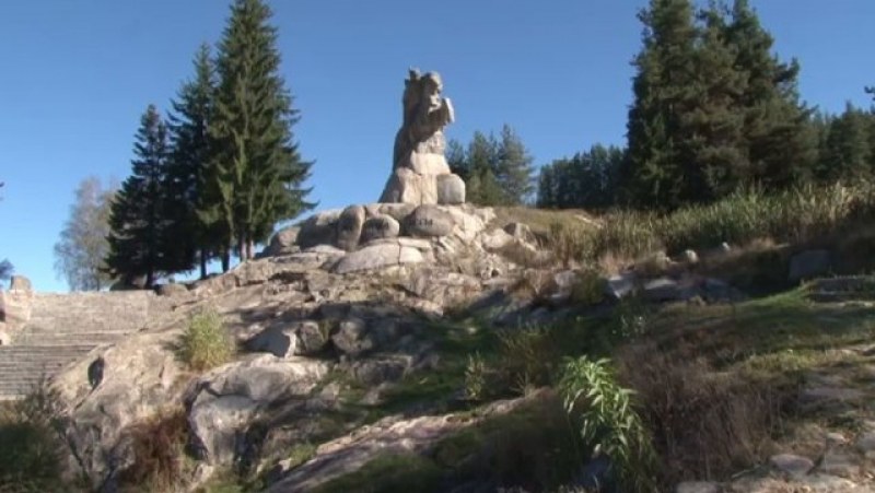 Руши се една от емблемите на Копривщица