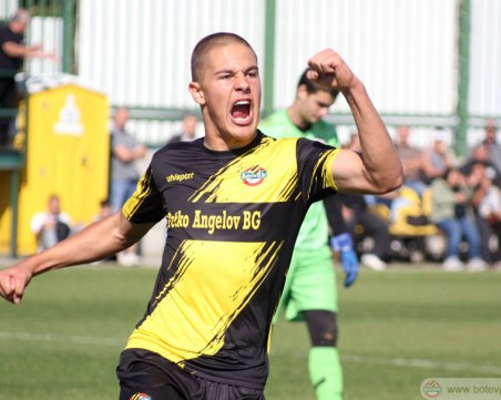 Ботев би Локо в зрелищно дерби с 6 гола при юношите