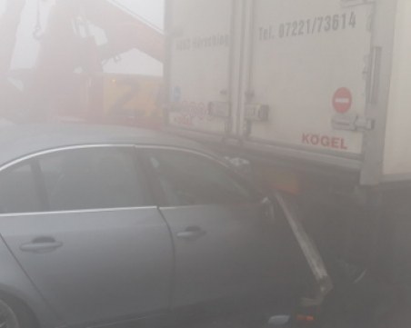 Нулева видимост на АМ Тракия край Ихтиман, движението се отклонява СНИМКИ