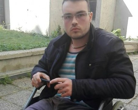 Махнаха имплантите на Петьо, когото Борисов “осинови“ за 1 ден