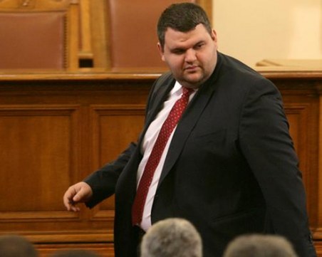 Пеевски се отказва от сделката с  Ню имидж, оттегля се от издателския бизнес