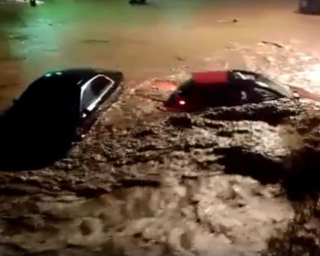 Поройни дъждове и наводнения взеха жертви в Испания