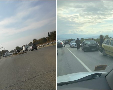 Две катастрофи блокираха Пазарджишко шосе СНИМКИ