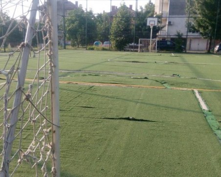 Почина 13-годишното момче, затиснато от футболна врата в Пазарджик