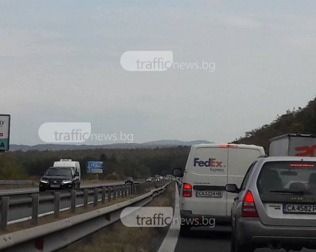 Зверско задръстване на АМ Тракия в посока Пловдив СНИМКИ