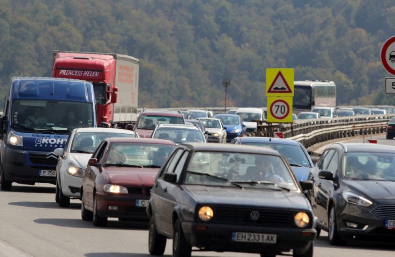 Екоминистърът: Ще настояваме да не бъдат изнасяни стари коли от Западна Европа към България