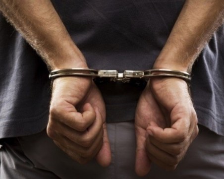 Две обвинения срещу инспектора на БАБХ, хванат с 380 кг канабис