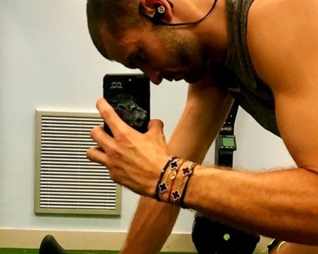 Гришо смени прическата, разгорещи мрежата с нова СНИМКА