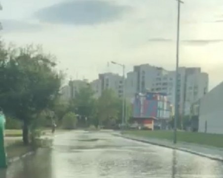 Пловдивчанин: Има ново езеро в Тракия, децата пускат лодки СНИМКИ