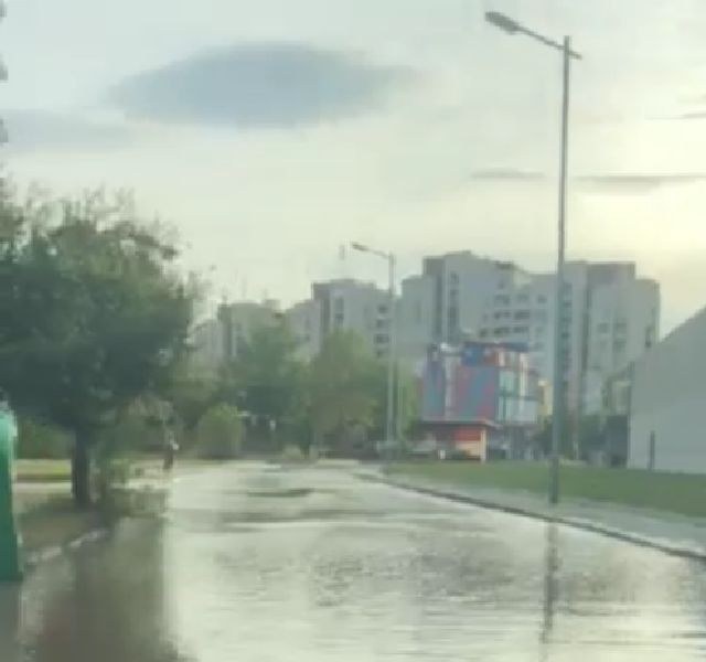 Пловдивчанин: Има ново езеро в Тракия, децата пускат лодки СНИМКИ