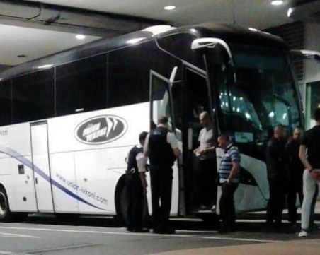 Български пътници на бунт заради пиян шофьор в автобуса им от Лондон