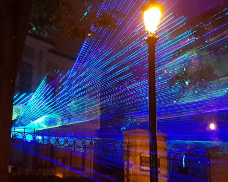 Магично: Лазерна 3D проекция на едни от шедьоврите на българското изкуство изуми Пловдив СНИМКИ