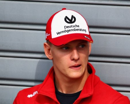 Синът на Шумахер стана световен шампион, близо е до Формула 1