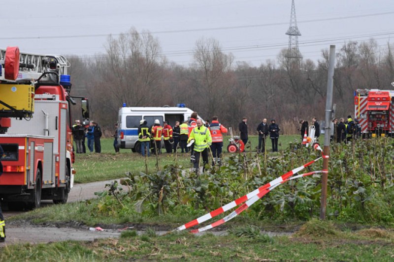 Малък самолет падна върху пешеходци в Германия, има жертви