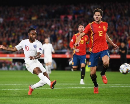 Англия посече Испания след страхотна първа част в луд мач в Севиля ВИДЕО