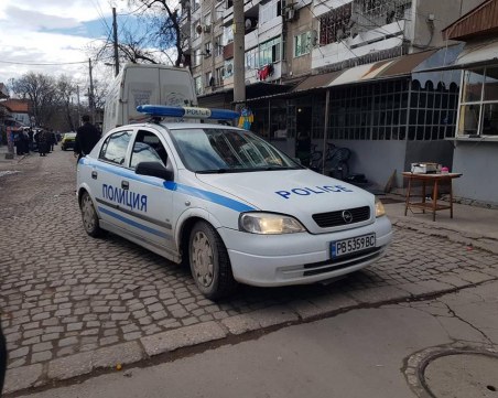 Отново екшън в Столипиново! Мъж наръга свой съсед