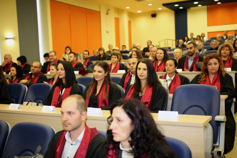 54 лекари получиха своите дипломи в МУ-Пловдив
