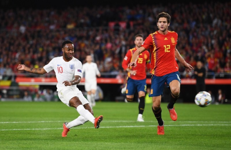 Англия посече Испания след страхотна първа част в луд мач в Севиля ВИДЕО