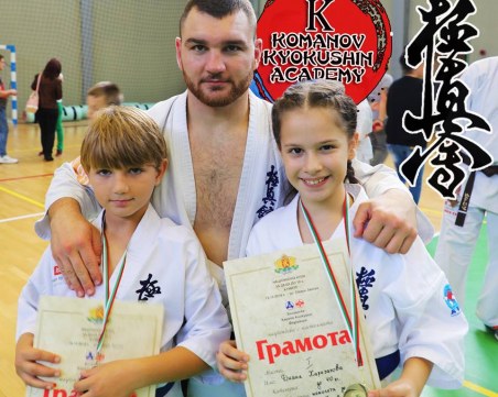 Злато и бронз за малките каратеки на пловдивския СК “Ронин“ СНИМКИ