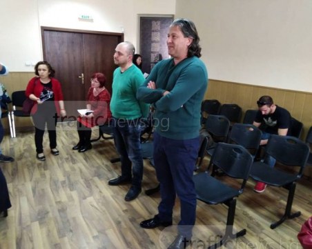 Невинни! Бизнесмените, разрушили тютюневия склад на 