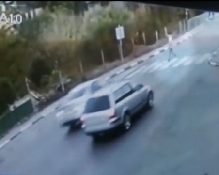 Парична гаранция за шофьора, блъснал момче на пешеходна пътека ВИДЕО