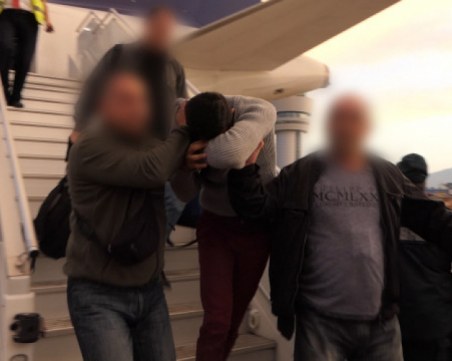 Показаха кадри от пристигането на Северин в България ВИДЕО