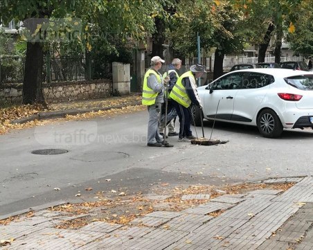 Браво! Есенното почистване на шахтите на Пловдив е в разгара си! СНИМКИ