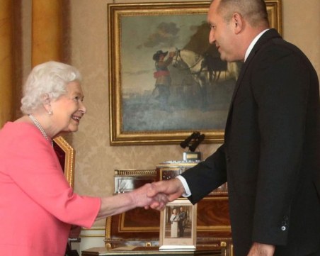 Президентът Радев покани кралица Елизабет II на гости в България СНИМКИ