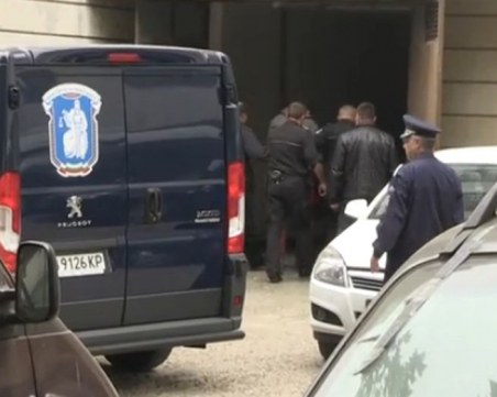 Северин пристигна в Русе под конвой, десетки полицаи го пазят ВИДЕО