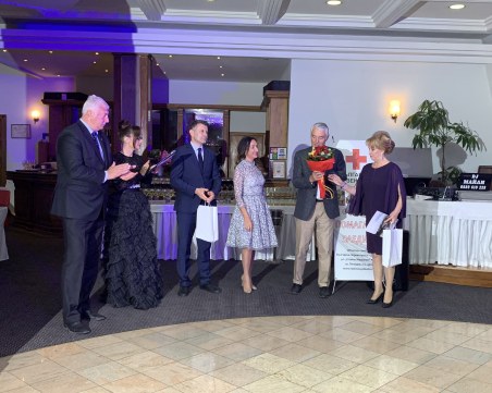 Елитът на Пловдив се събра с кауза! Честват 140 години Български червен кръст СНИМКИ